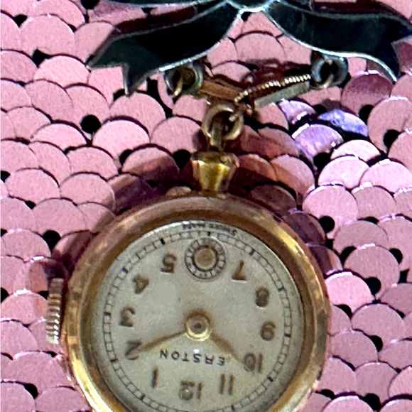 Accessories - Vintage brooch watch